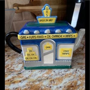 Gas  Diner cat Map American Road Teapot  Animal